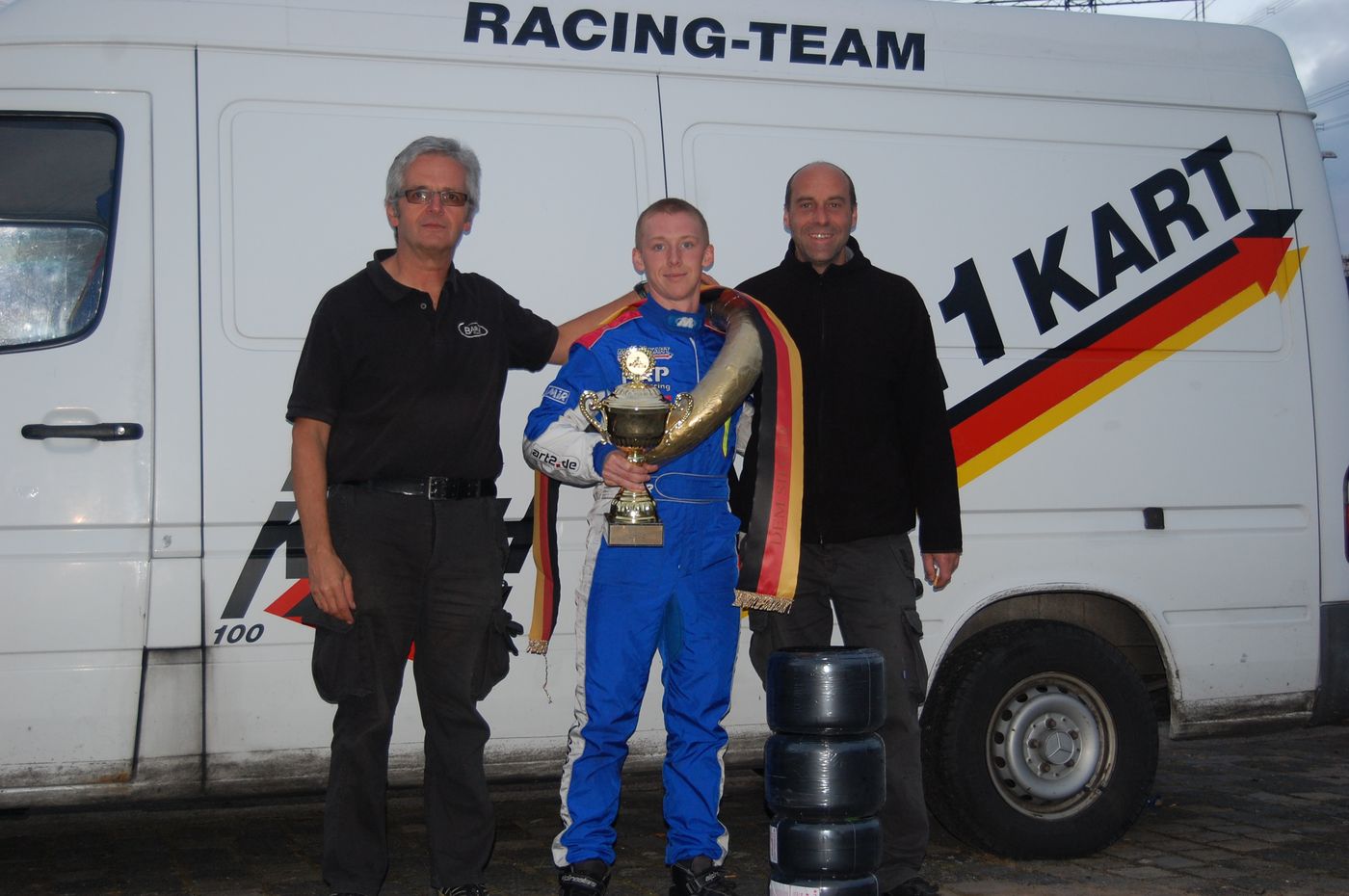 Nino Kuhn ganz oben auf dem Podium der DMV Kart Championship