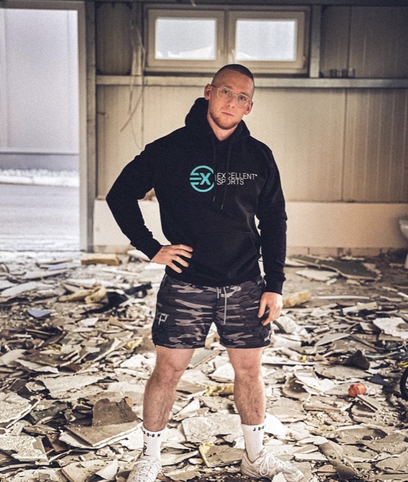 Nino Kuhn im Rohbau des späteren Personal-Training-Studios